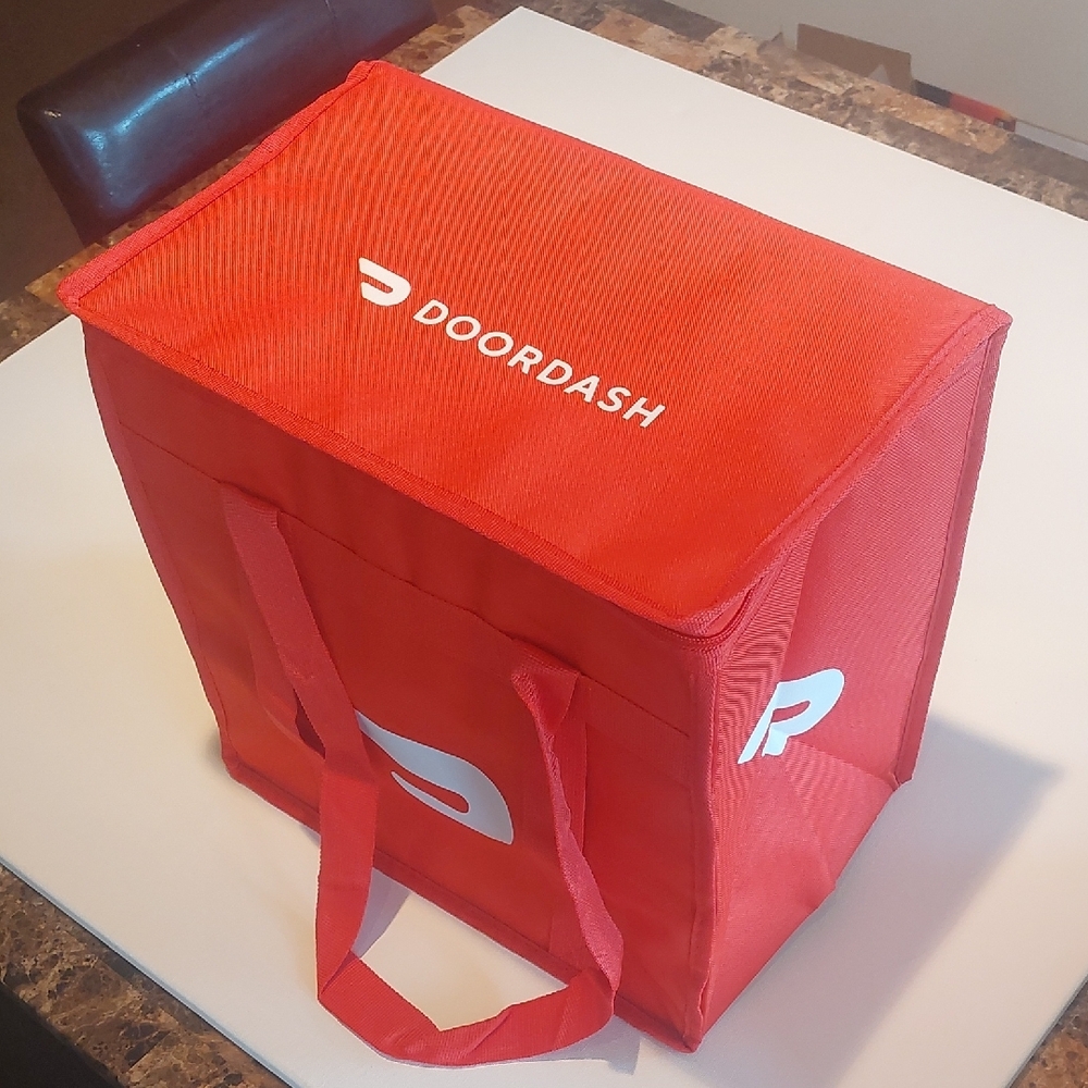 Red DoorDash Insulated Bag - Picture 2 of 4